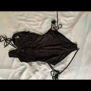 New bathing suit black with strings